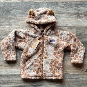 NWT Patagonia baby furry friends hoodie 3T